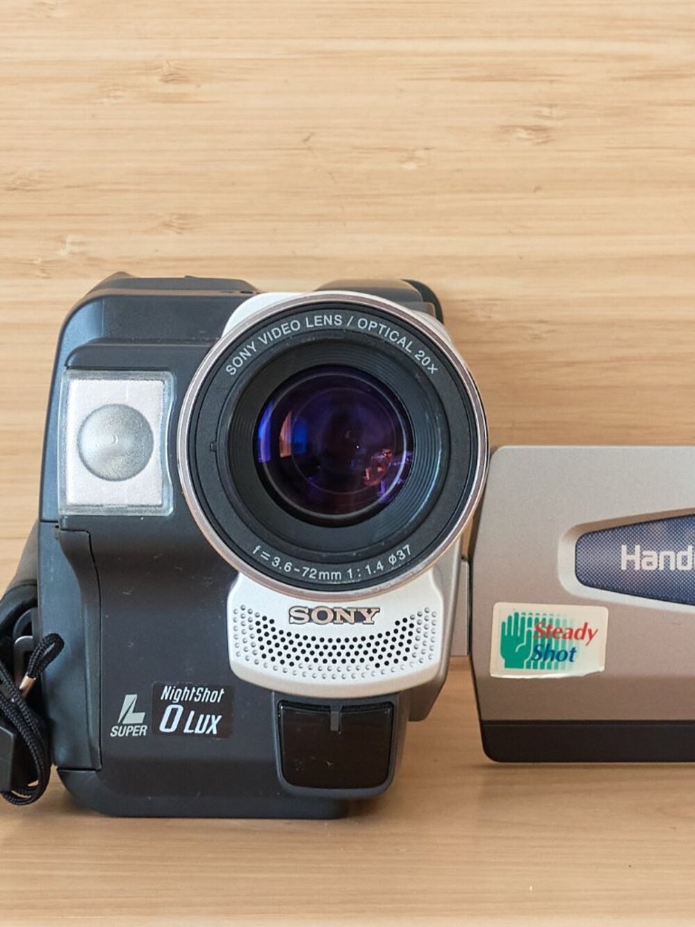 Sony Handycam Vision CCD-TRV98 Hi8 Video8 Camcorder Tested Made in Japan - Picture 1 of 10